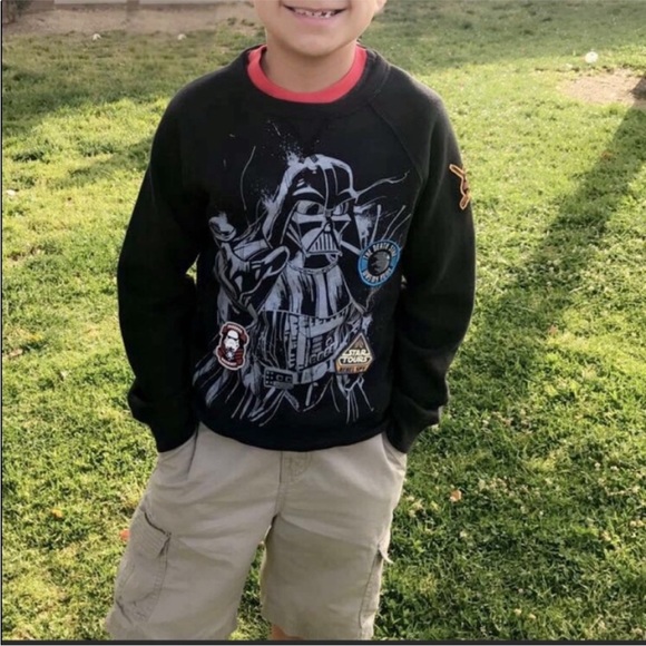 Disneyland Black Darth Vader Star Wars Boys Pullover Graphic Sweater✨ - Picture 1 of 5